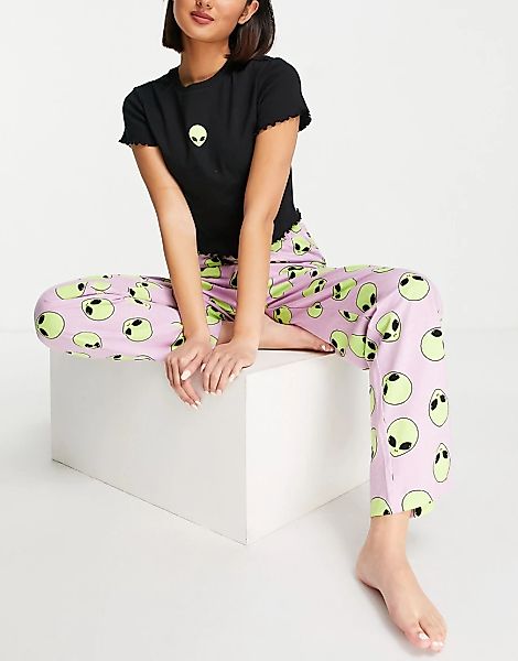 ASOS DESIGN – Pyjama-Set mit kurzem T-Shirt und Hose mit Alien-Druck in Sch günstig online kaufen