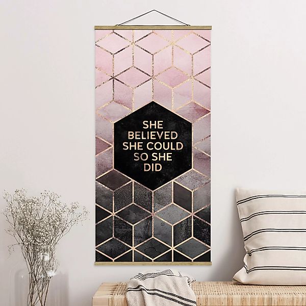 Stoffbild Spruch mit Posterleisten - Hochformat She Believed She Could Rosé günstig online kaufen
