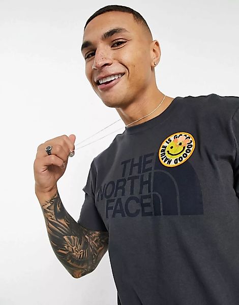 The North Face – Patches – T-Shirt in Grau günstig online kaufen