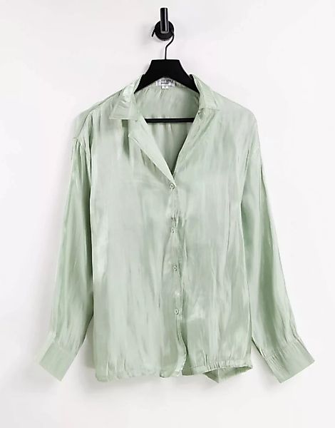 In The Style x Naomi Genes – Hemd aus Satin in Salbeigrün, Kombiteil günstig online kaufen
