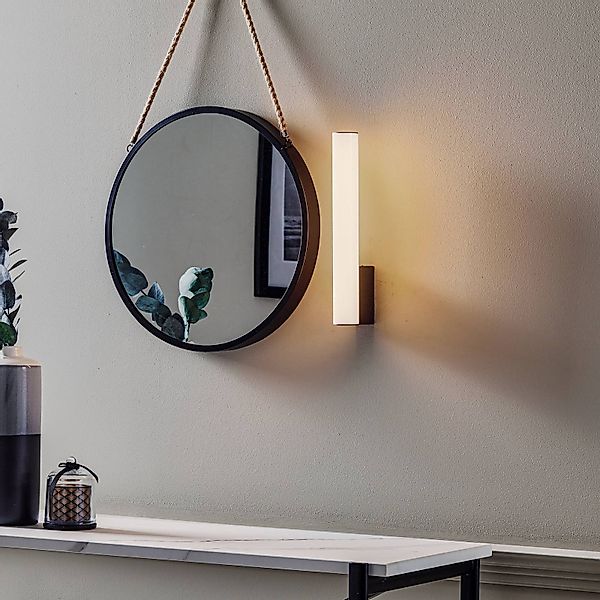 Helestra LED-Spiegellampe Loom, schwarz, 30 cm lang, 2.900 K günstig online kaufen