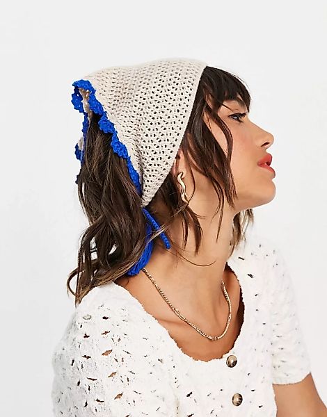 ASOS DESIGN – Gehäkeltes Kopftuch in Stein mit blauem Rand-Neutral günstig online kaufen