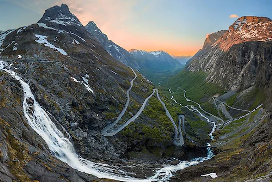 Papermoon Fototapete »Photo-Art CHRISTER OLSEN, TROLLSTIGEN« günstig online kaufen