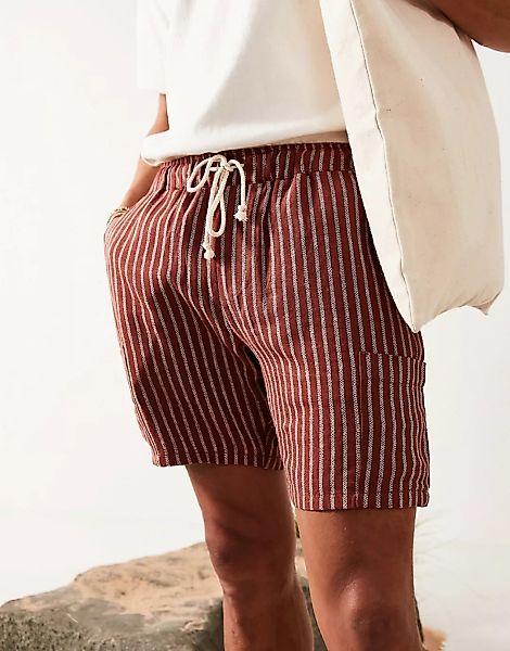 ASOS DESIGN – Schmale Shorts in Rot gestreift mit Taschen günstig online kaufen