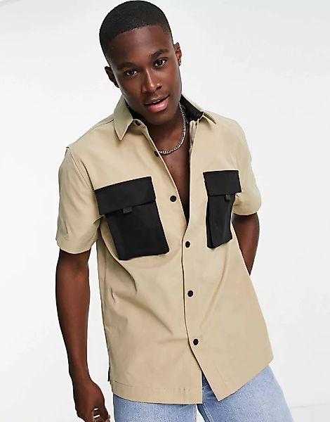 Topman – Kurzärmliges Hemd in der Farbe Stein mit farblich abgesetzten Brus günstig online kaufen