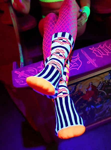 ZOOKSY Socken Fluoreszierendes Sockenset, künstlerische Neonsocken günstig online kaufen