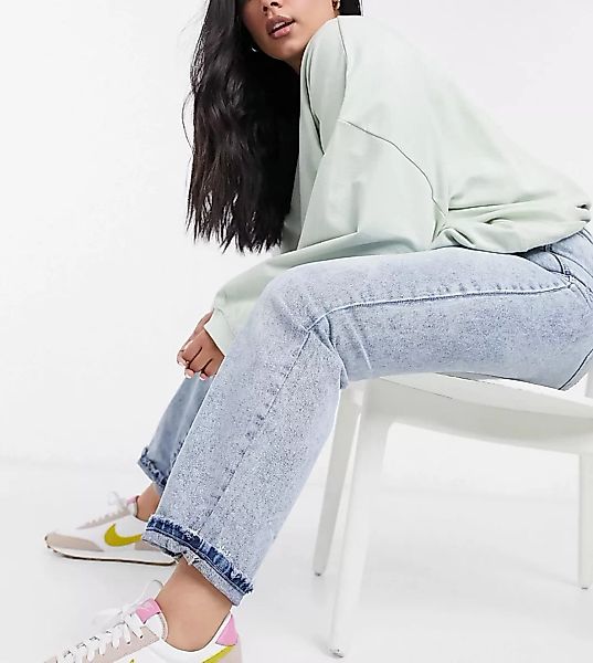 Urban Bliss Plus – Jeans mit geradem Beinschnitt in verwaschenem Mittelblau günstig online kaufen