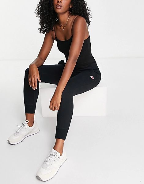 New Balance – Schwarze Jogginghose mit kleinem Logo günstig online kaufen