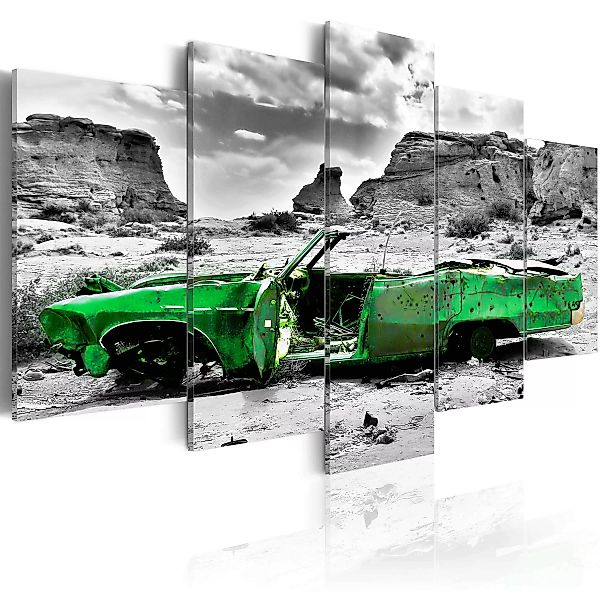 Wandbild - Grünes Retro Auto in der Colorado Wüste günstig online kaufen