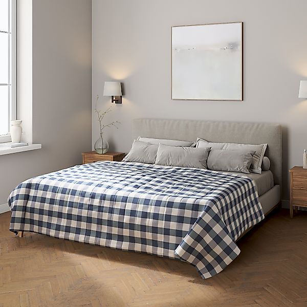 Tagesdecke mit Streifen-Steppung, weiss-dunkelblau kariert, Quadro (136-03) günstig online kaufen