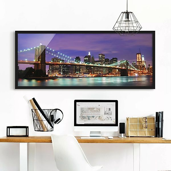 Bild mit Rahmen Architektur & Skyline - Panorama Brooklyn Bridge in New Yor günstig online kaufen