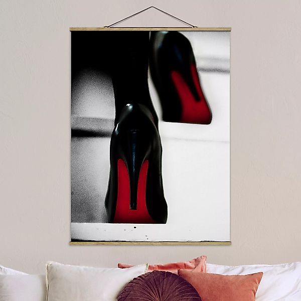 Stoffbild Akt & Erotik mit Posterleisten - Hochformat High Heels in Rot günstig online kaufen