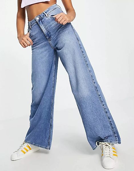 New Look – Jeans in Mittelblau mit sehr weitem Bein günstig online kaufen
