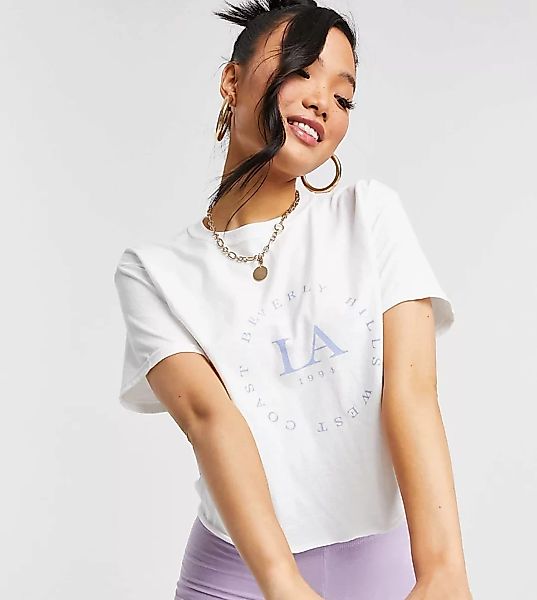 Miss Selfridge Petite – T-Shirt in Weiß mit „LA“-Schriftzug günstig online kaufen