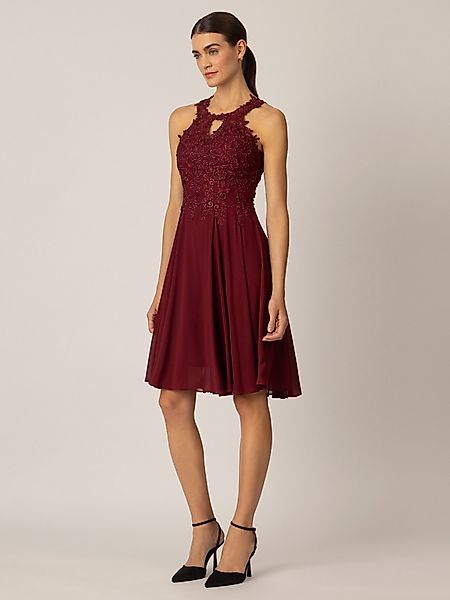 Apart Cocktailkleid aus einer Plastischen Spitze günstig online kaufen