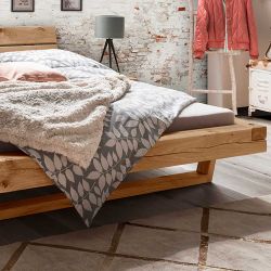 Balkenbett aus Wildeiche Massivholz Nachttischen (dreiteilig) günstig online kaufen