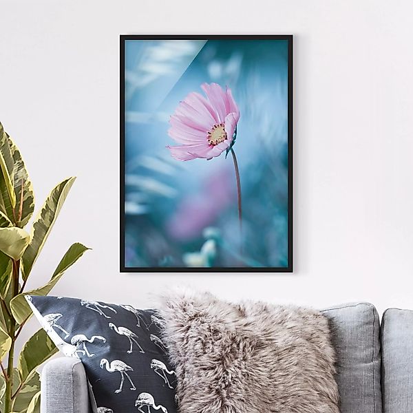 Bild mit Rahmen Blumen - Hochformat Blüte in Pastell günstig online kaufen