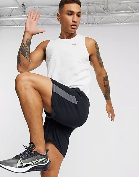 Nike Running – Miler – Weißes Tanktop günstig online kaufen