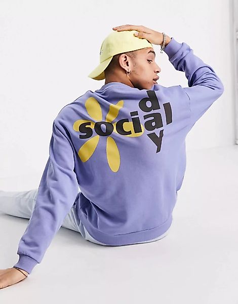 ASOS – Daysocial – Oversize-Sweatshirt in Blau mit Logo-Grafikprint hinten günstig online kaufen
