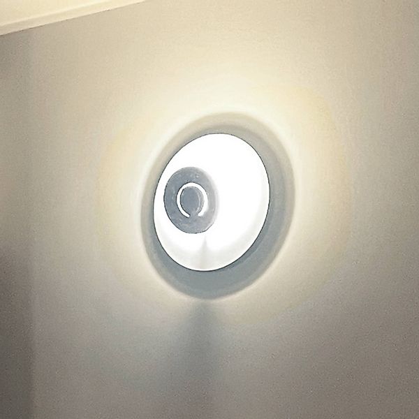 Knikerboker LED-Wandlampe DoppioZero, weiß/grau, Ø 30 cm günstig online kaufen