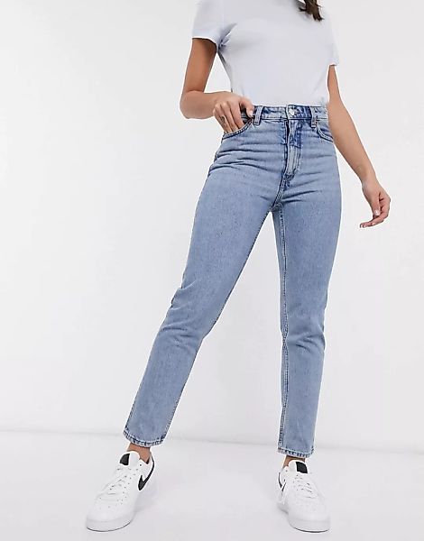 Monki – Kimomo – Mom-Jeans aus Bio-Baumwolle mit hohem Bund in Mittelblau günstig online kaufen