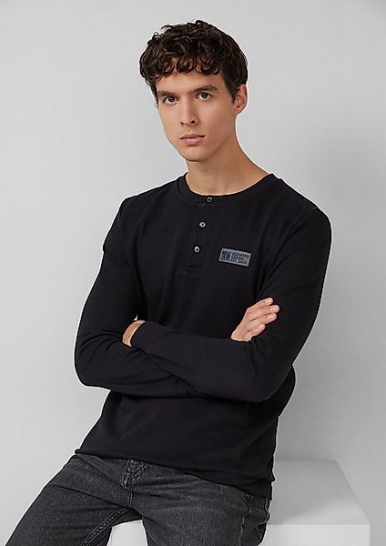 s.Oliver Langarmshirt T-Shirt Geripptes Henley-Shirt mit Label-Patch günstig online kaufen