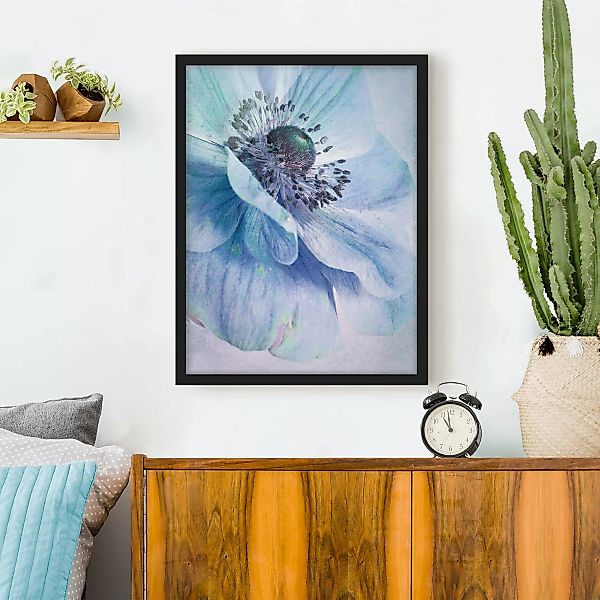 Bild mit Rahmen Blumen - Hochformat Blüte in Türkis günstig online kaufen