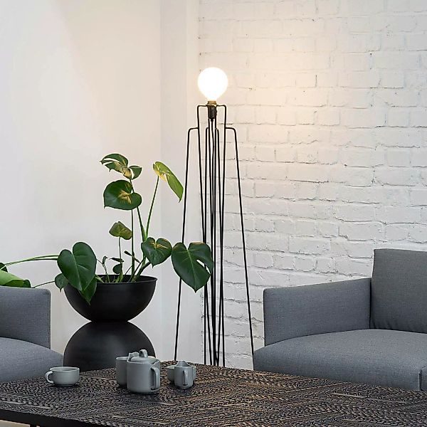 GRUPA Model M1 LED-Stehlampe schwarz Kabel schwarz günstig online kaufen
