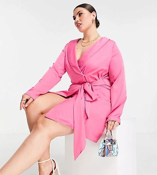 In The Style Plus x Naomi Genes – Vorn gebundenes Blazerkleid in Rosa günstig online kaufen