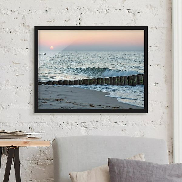 Bild mit Rahmen Strand - Querformat Sonnenuntergang am Meer günstig online kaufen