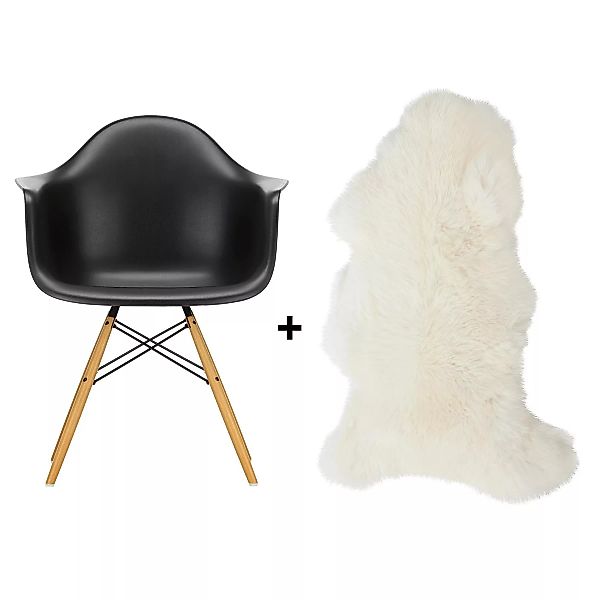 Vitra - Aktionsset Eames Plastic Chair DAW+Lammfell gratis - tiefschwarz/La günstig online kaufen