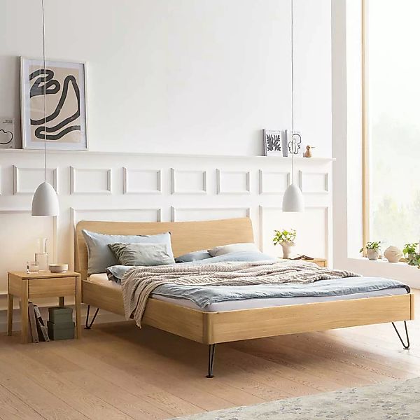 Eiche hell geölt Bett in modernem Design Vierfußgestell aus Metall günstig online kaufen