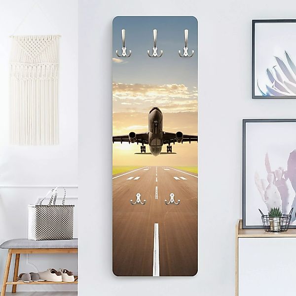 Wandgarderobe Holzpaneel Startendes Flugzeug günstig online kaufen