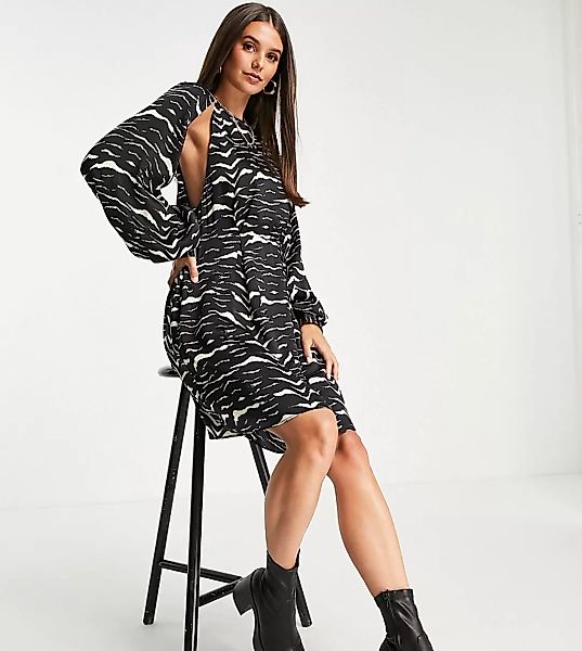 Topshop Tall – Minikleid aus Satin mit Zebramuster und Zierausschnitt-Mehrf günstig online kaufen