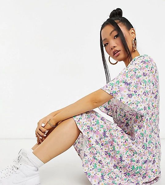 Y.A.S Petite – Mehrfarbiges Minikleid mit V-Ausschnitt und Blumenmuster günstig online kaufen