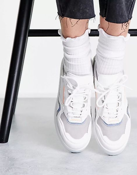 Topshop ‑ Court ‑ Sportliche Sneaker in Weiß mit Schnürung günstig online kaufen