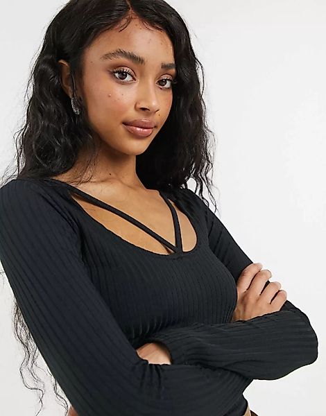 New Look – Geripptes Oberteil mit Bändern an der Brustpartie in Schwarz günstig online kaufen