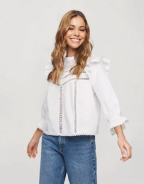 Miss Selfridge – Victoriana – Bluse mit Spitze in Creme-Weiß günstig online kaufen