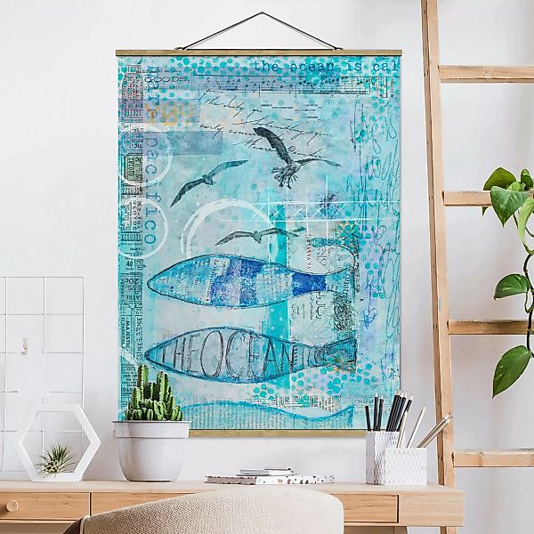 Stoffbild Tiere mit Posterleisten - Hochformat Bunte Collage - Blaue Fische günstig online kaufen