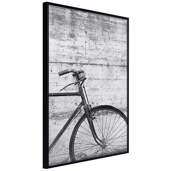 Poster - Bicycle Leaning Against The Wall günstig online kaufen