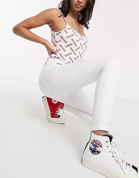 Tommy Jeans – Sylvia – Superenge Jeans in Weiß günstig online kaufen