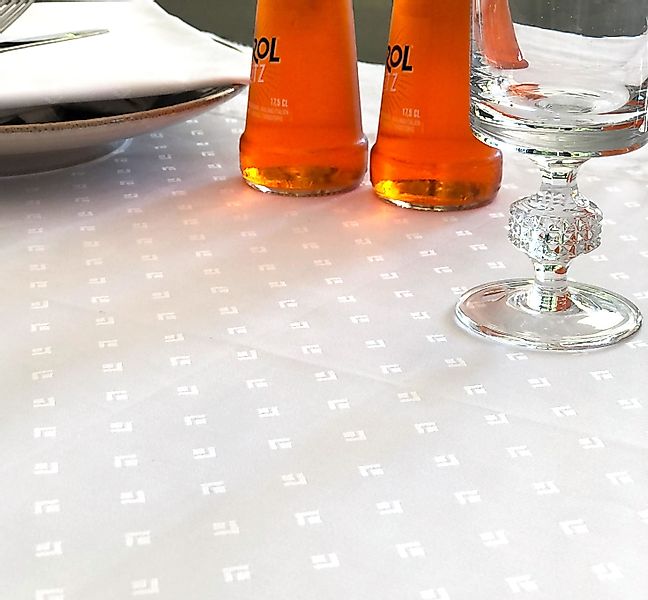 Libusch® Tischdecke Damast-Tischdecke LEILA, weiß, dezent, günstig online kaufen