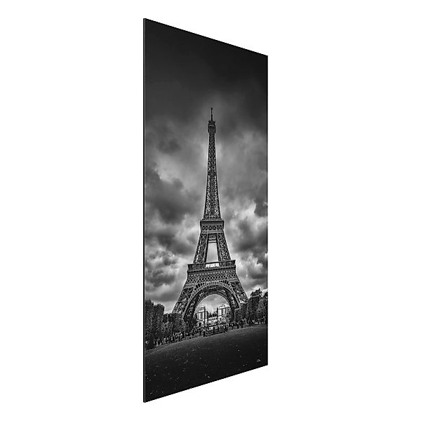 Alu-Dibond Bild Schwarz-Weiß - Hochformat Eiffelturm vor Wolken schwarz-wei günstig online kaufen