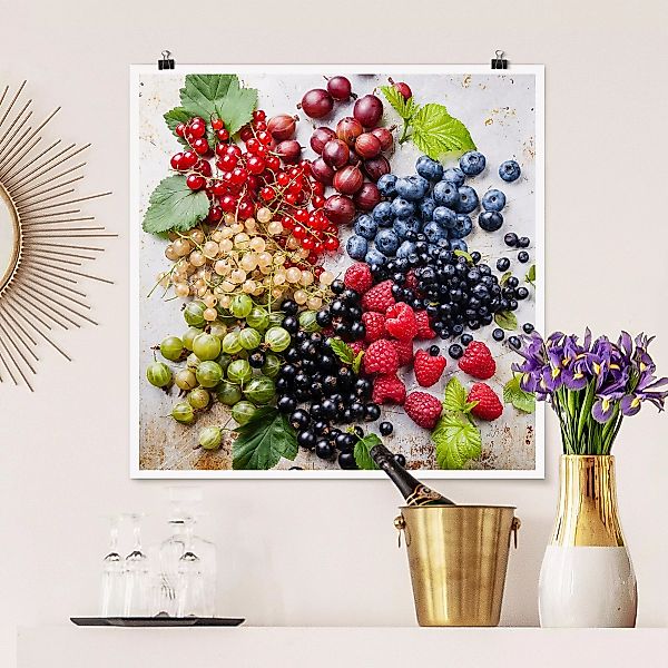 Poster Küche - Quadrat Mischung aus Beeren auf Metall günstig online kaufen