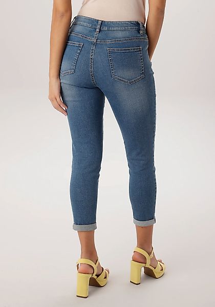Aniston SELECTED Straight-Jeans sichtbare Knopfleiste und Used-Waschung - N günstig online kaufen