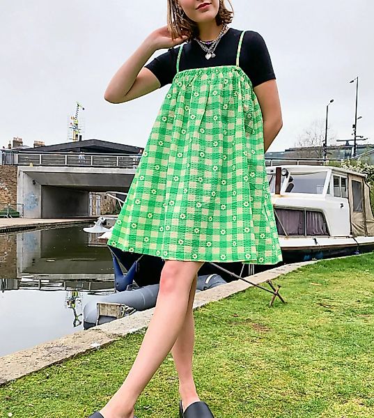 COLLUSION – Mini-Sommerkleid aus Seersucker mit Vichykaro und Trapezschnitt günstig online kaufen