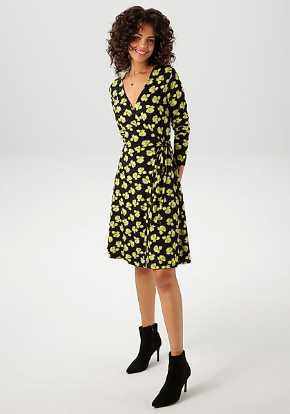 Aniston CASUAL Wickelkleid, mit kunstvollen Blüten bedruckt günstig online kaufen