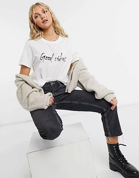 ASOS DESIGN – T-Shirt mit „Good Vibes“-Motiv in Weiß günstig online kaufen