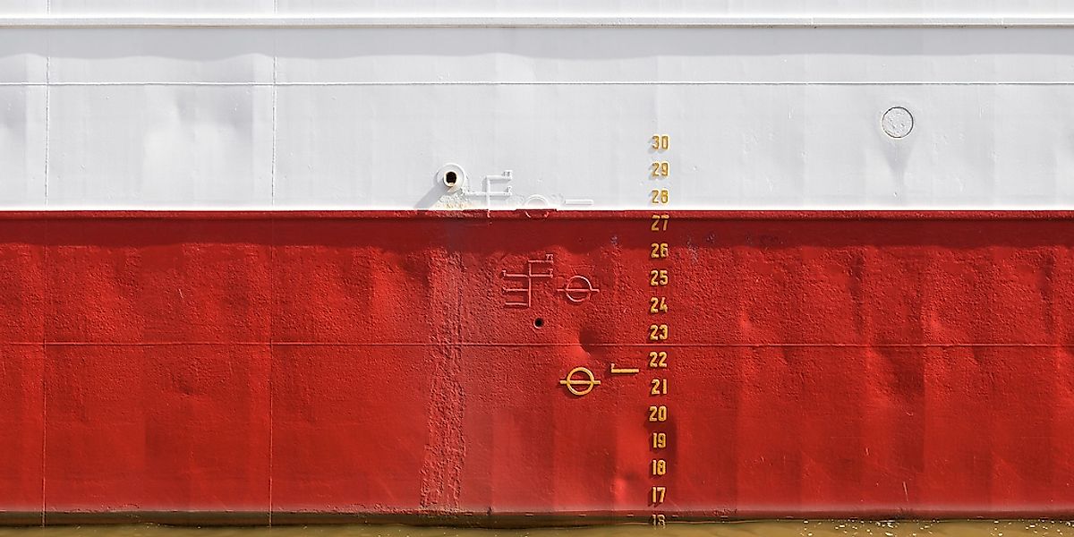 Architects Paper Fototapete "Sailer Red" Vlies, Wand, Schräge günstig online kaufen