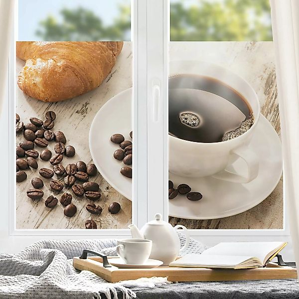 Fensterfolie Dampfende Kaffeetasse mit Kaffeebohnen günstig online kaufen